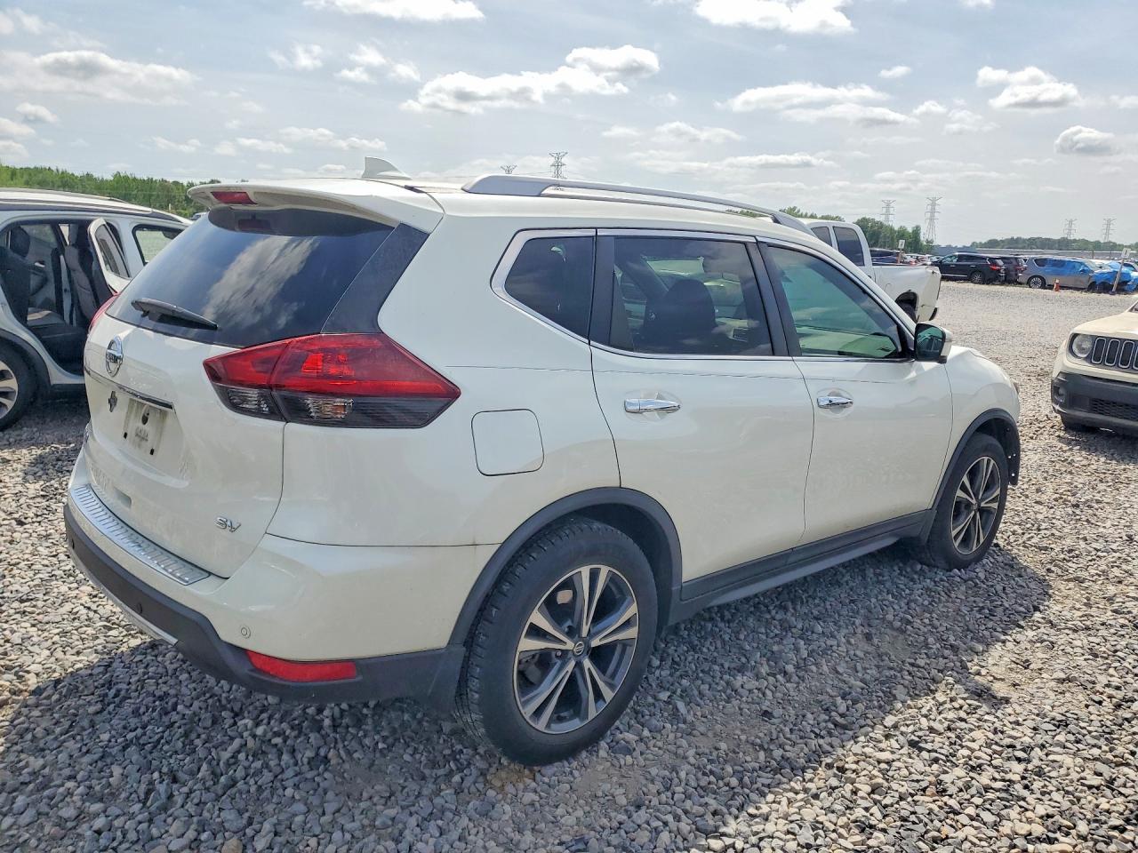 2019 NISSAN ROGUE SV photo 7