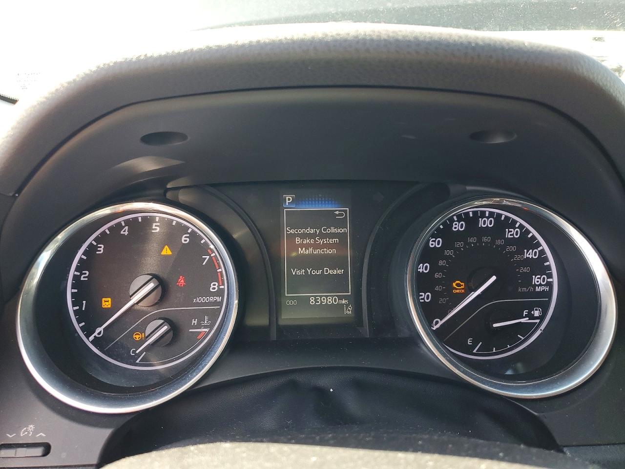 2019 TOYOTA CAMRY SE photo 17