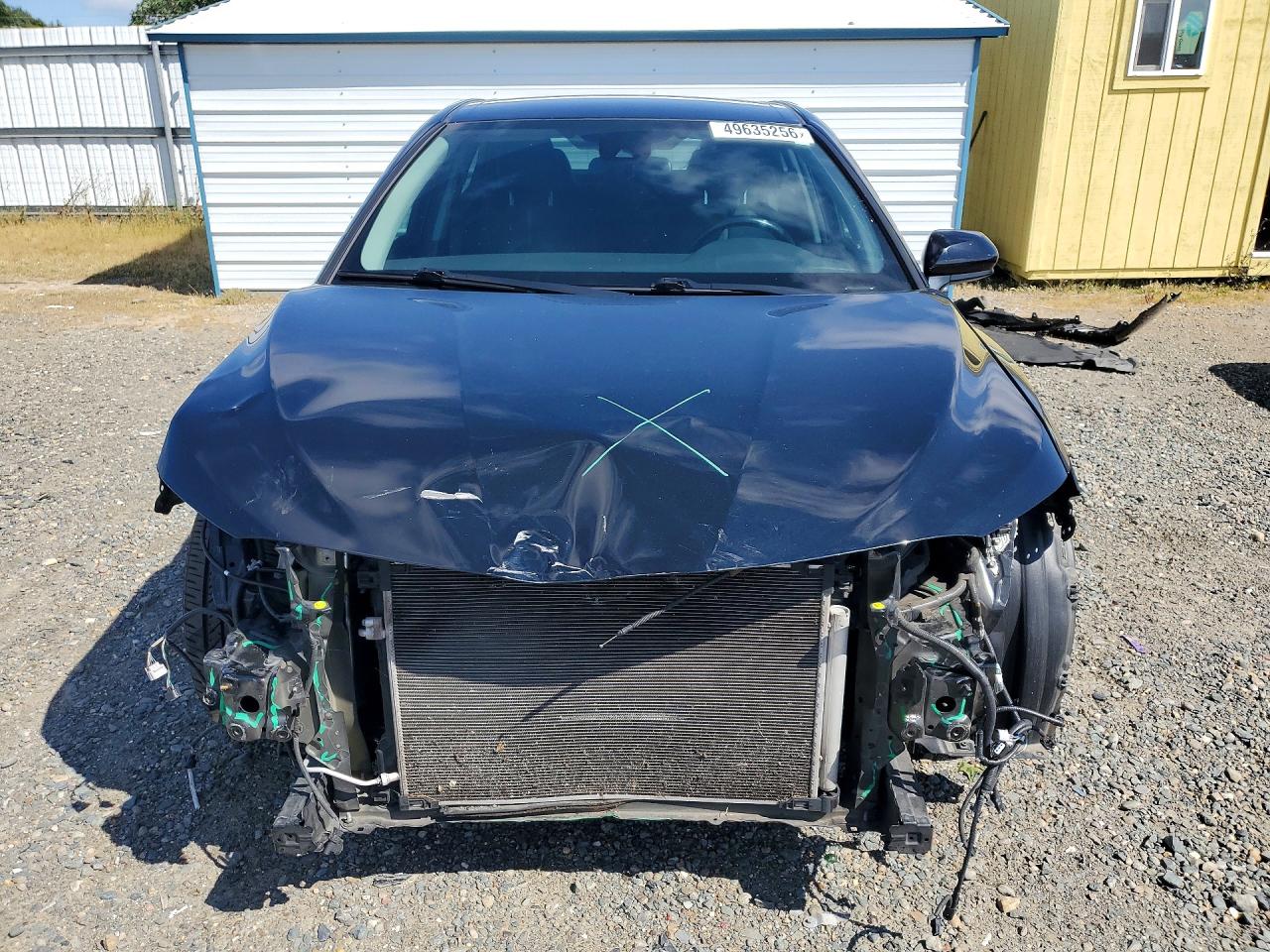 2019 TOYOTA CAMRY SE photo 9