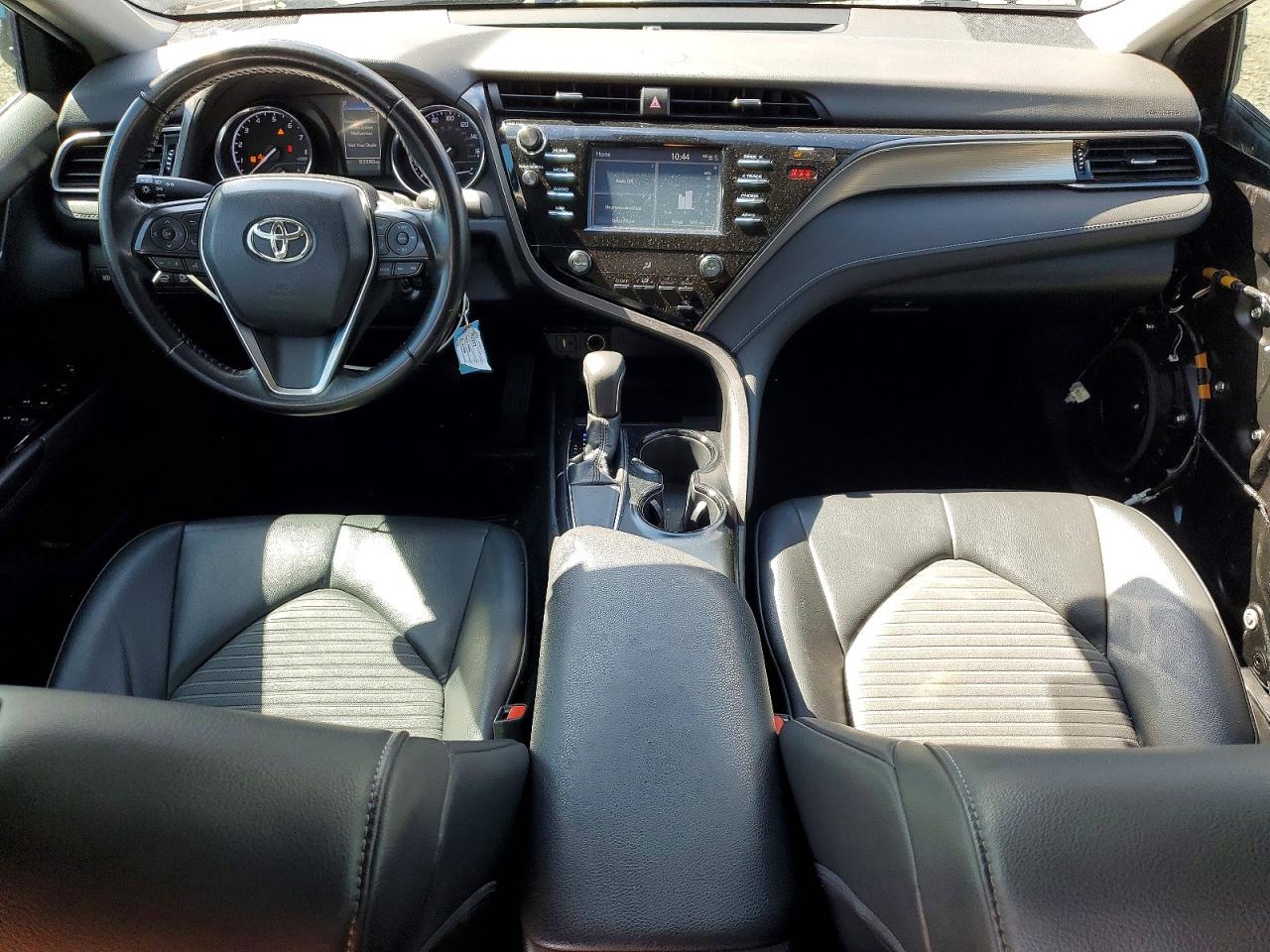 2019 TOYOTA CAMRY SE photo 15