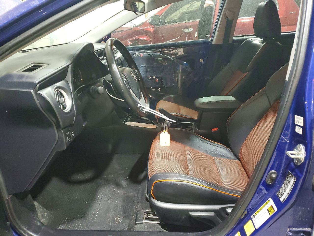 2019 TOYOTA COROLLA SE photo 19