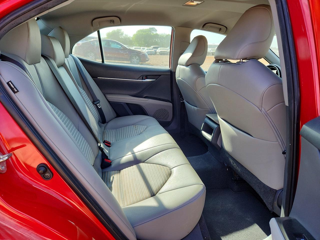2019 TOYOTA CAMRY SE photo 19