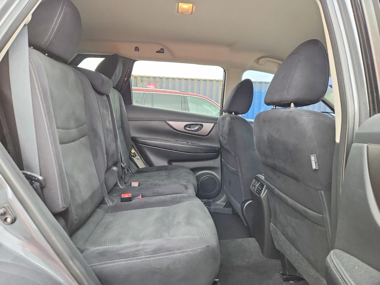 2014 NISSAN ROGUE SV photo 21