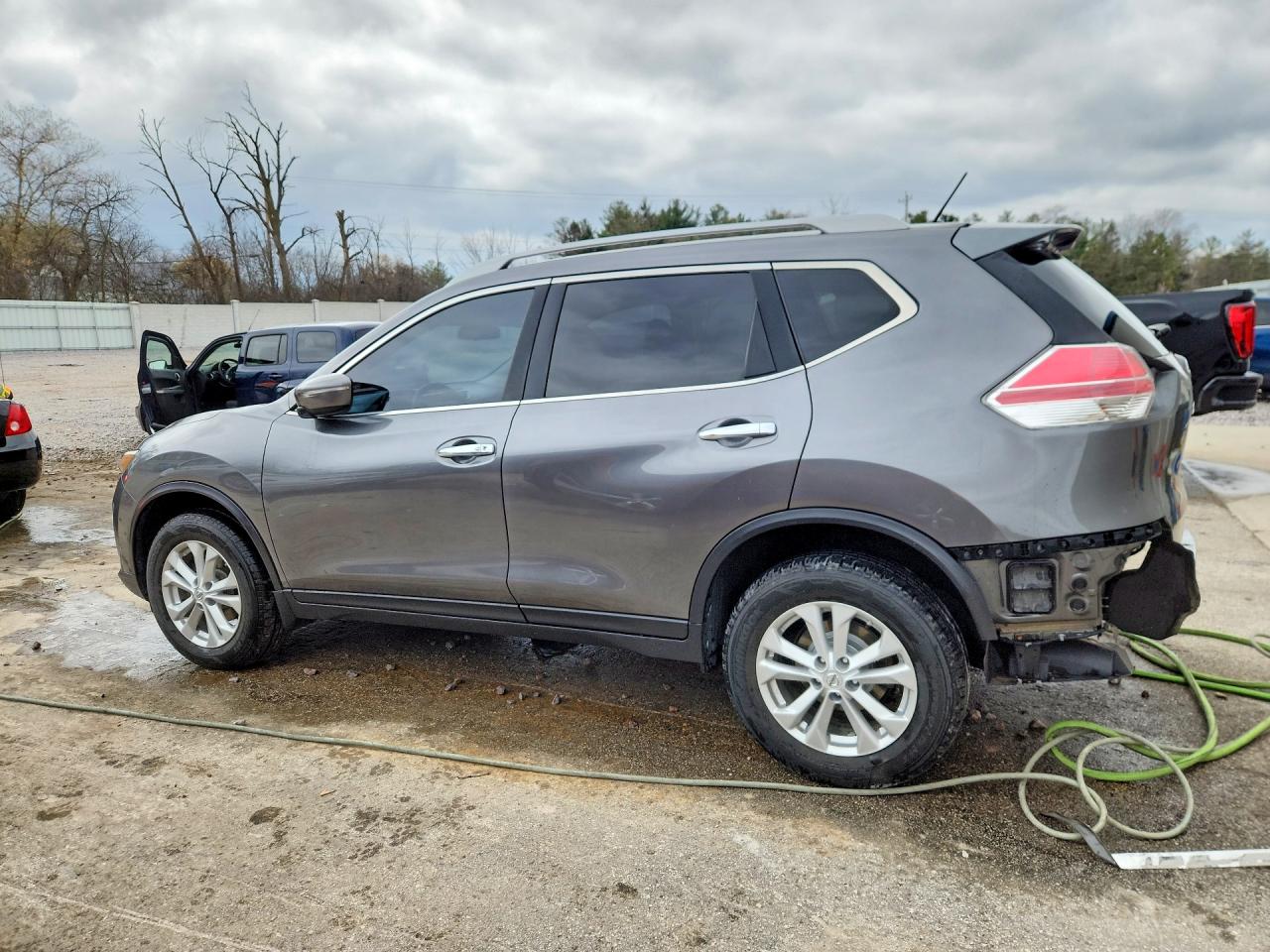 2014 NISSAN ROGUE SV photo 3