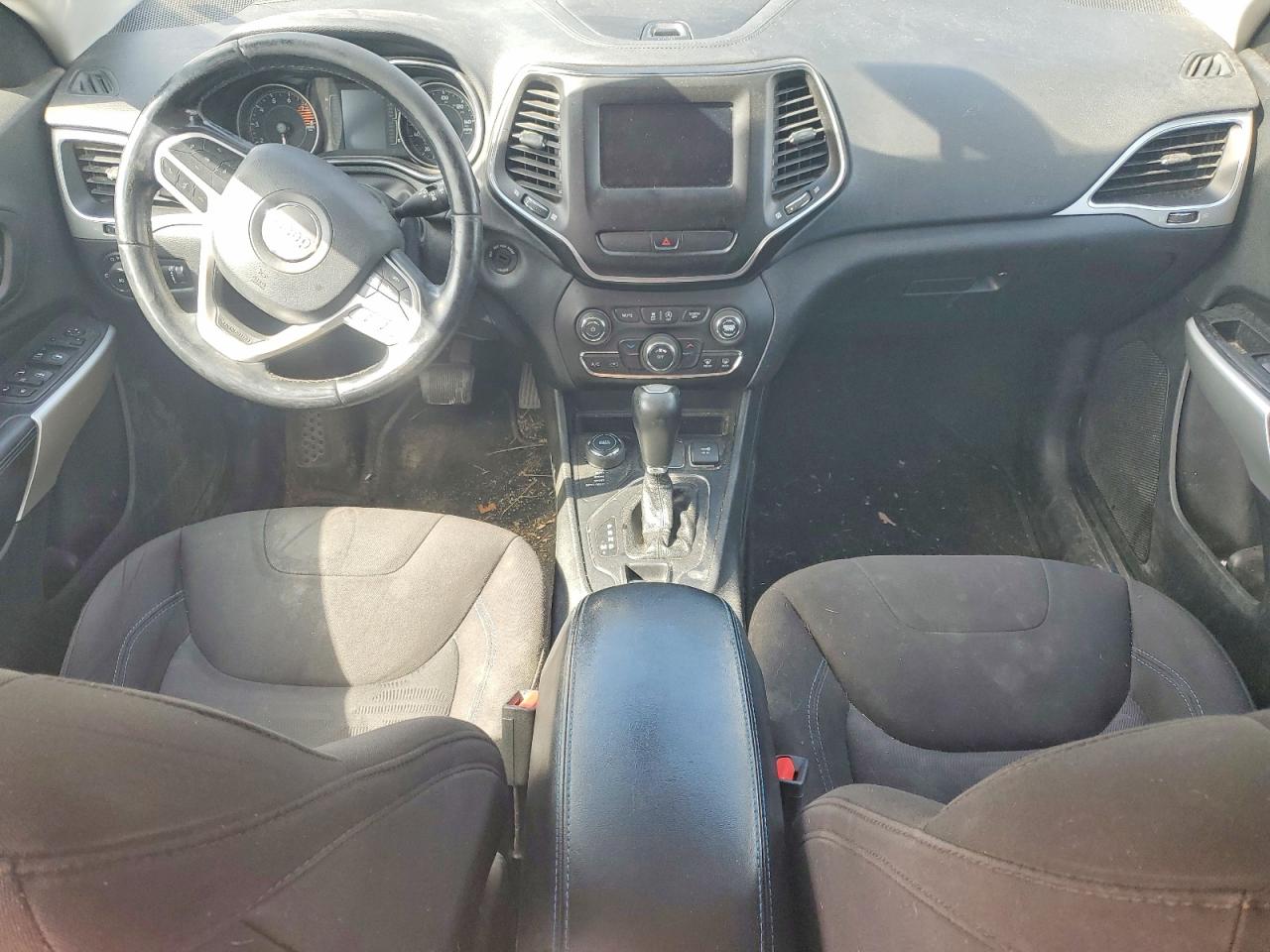 2019 JEEP CHEROKEE LATITUDE photo 8