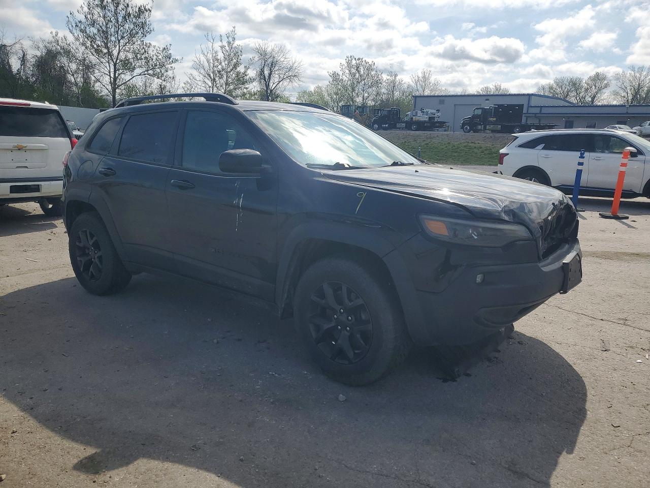 2019 JEEP CHEROKEE LATITUDE photo 4
