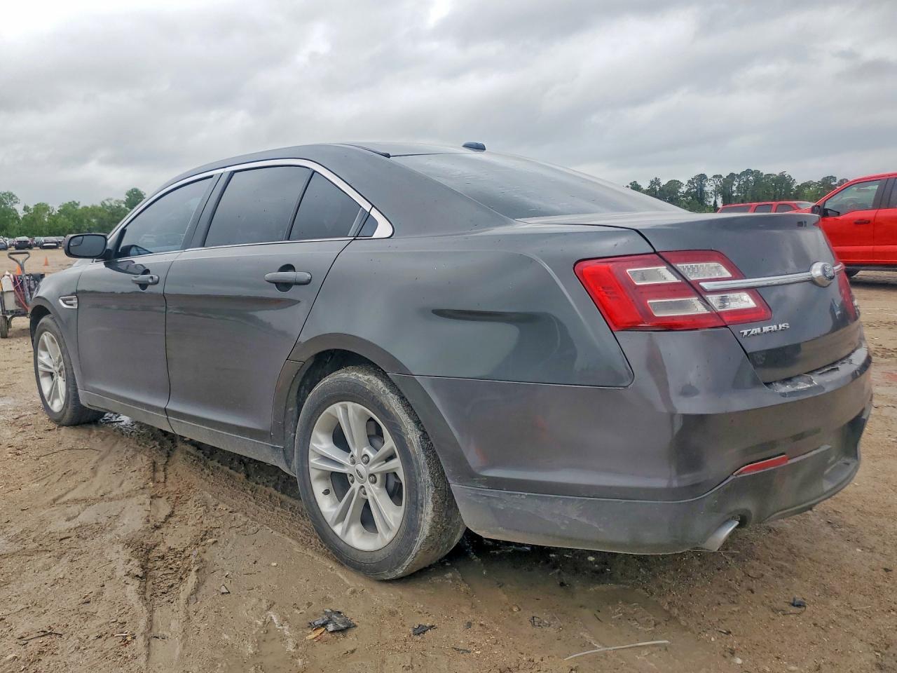 2018 FORD TAURUS SE photo 4