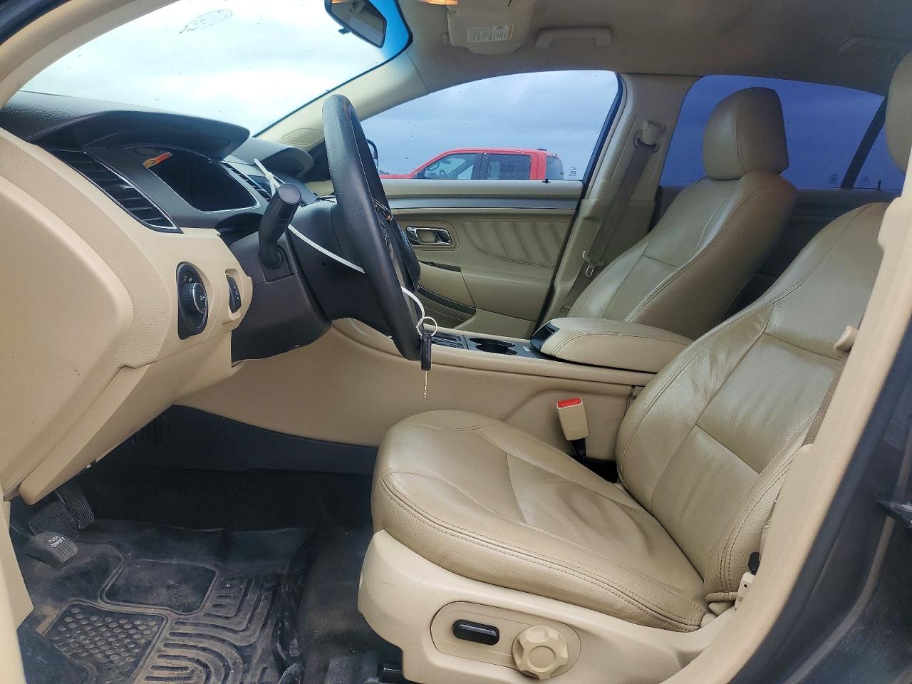 2018 FORD TAURUS SE photo 19