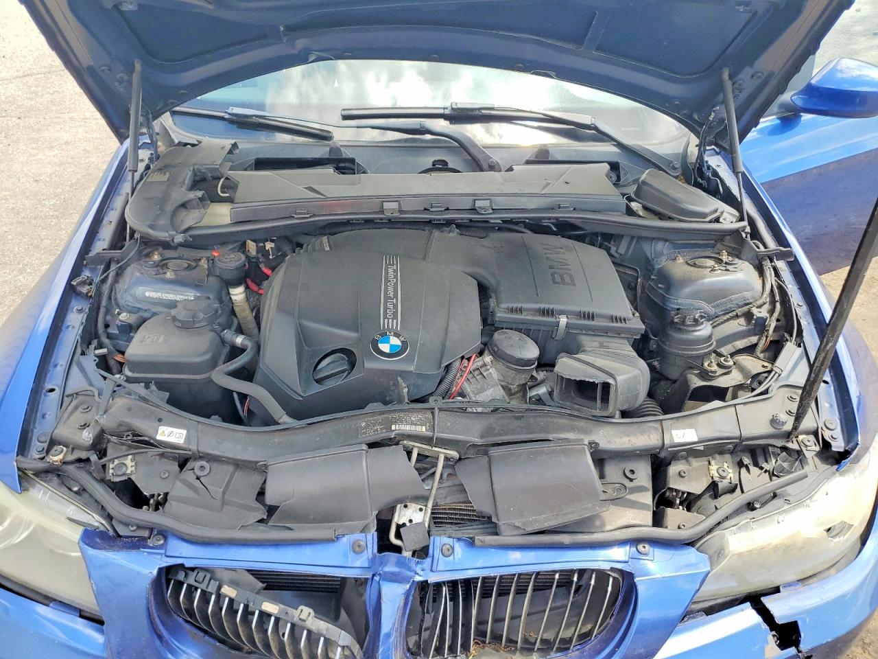 2011 BMW 335 XI photo 21