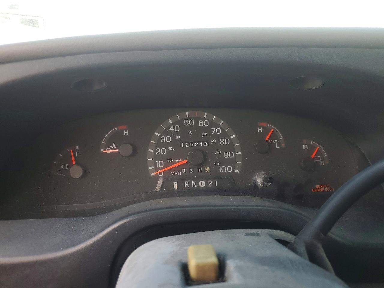 1997 FORD E350 DELIVERY TRUCK photo 17