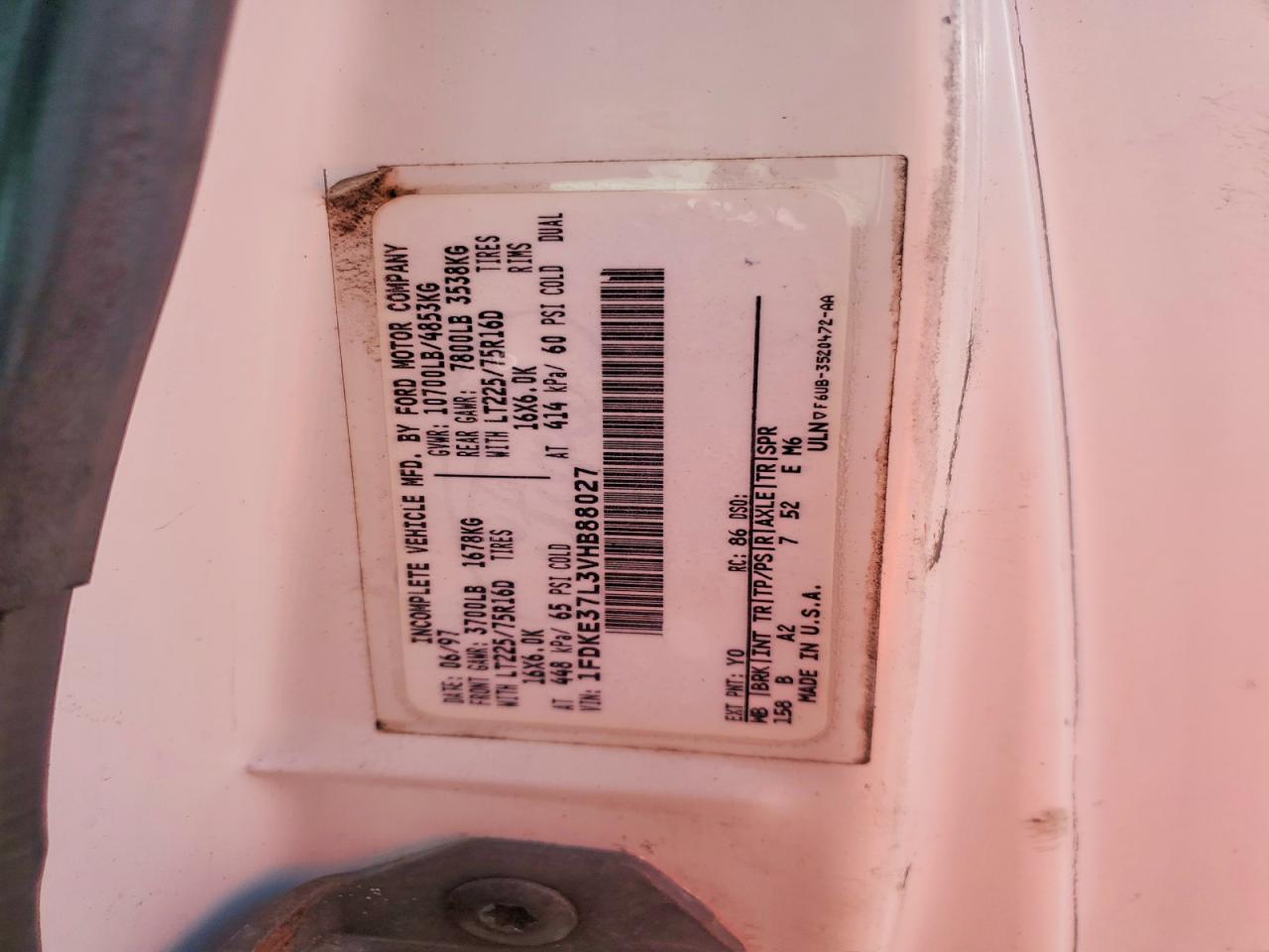 1997 FORD E350 DELIVERY TRUCK photo 25