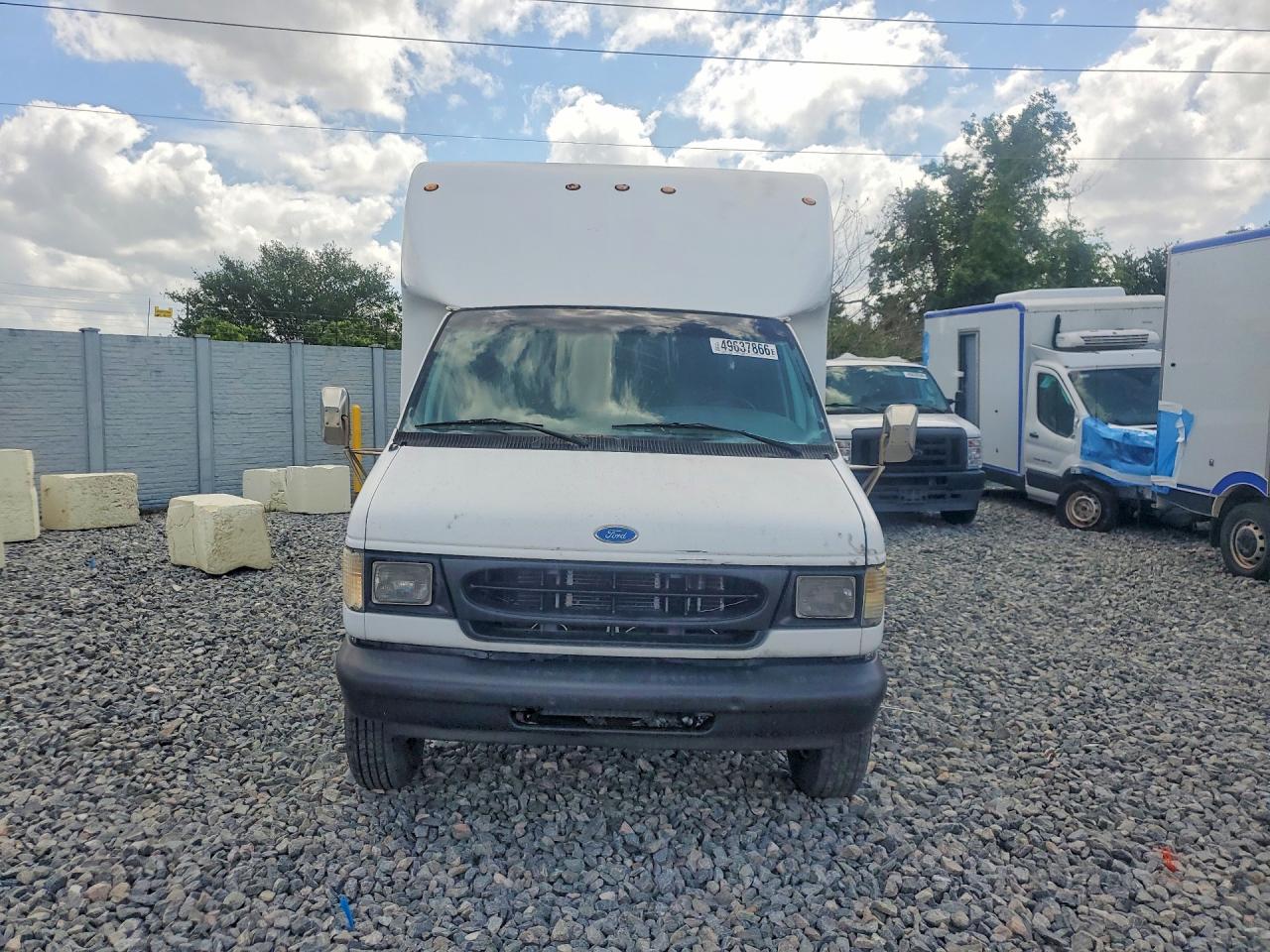 1997 FORD E350 DELIVERY TRUCK photo 9