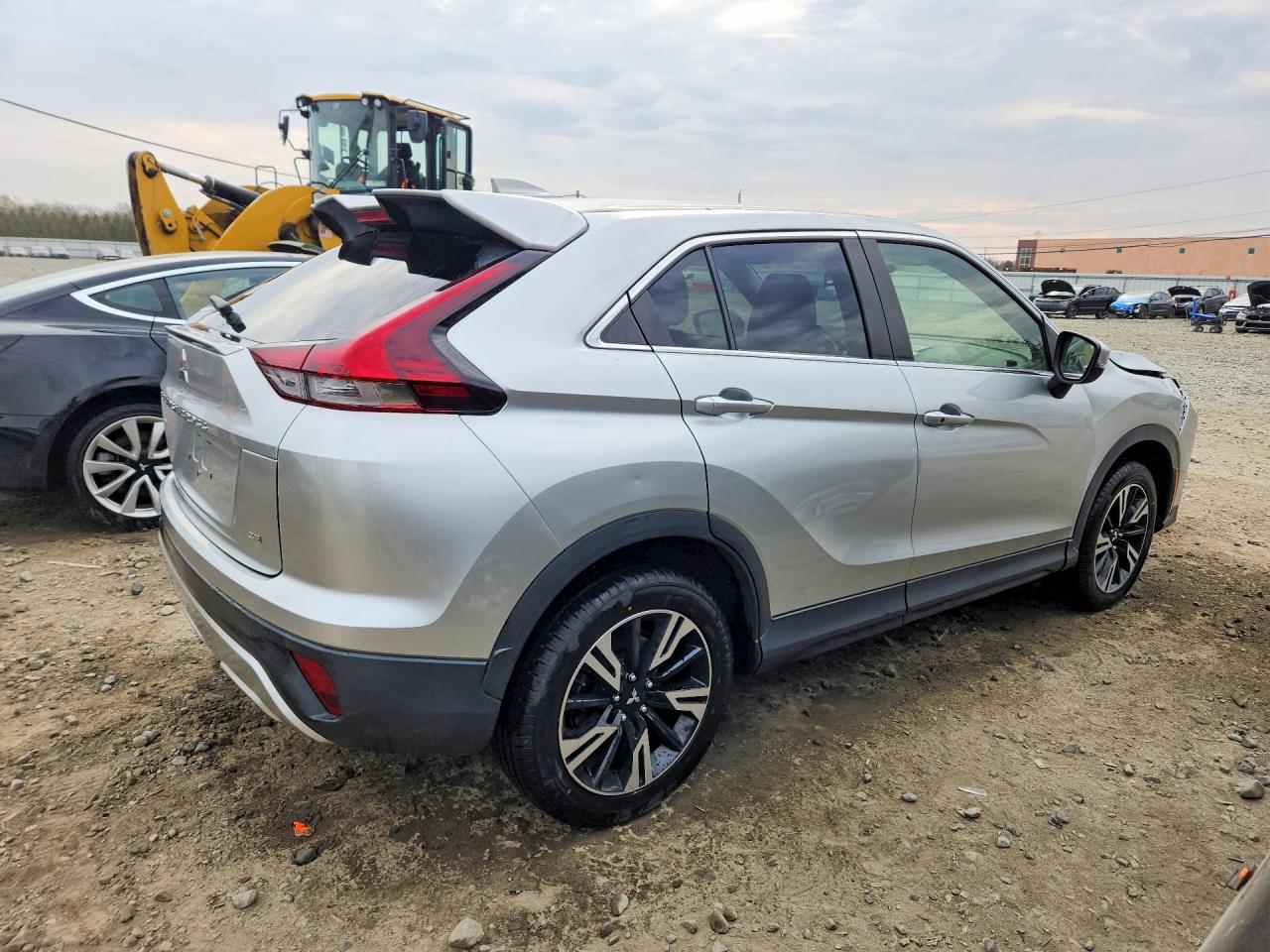 2023 MITSUBISHI ECLIPSE CROSS SE photo 5