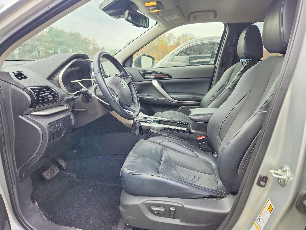 2023 MITSUBISHI ECLIPSE CROSS SE photo 13