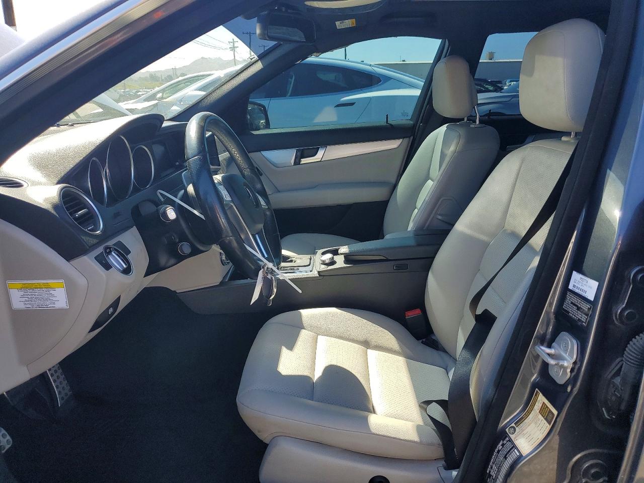 2013 MERCEDES-BENZ C 250 photo 13