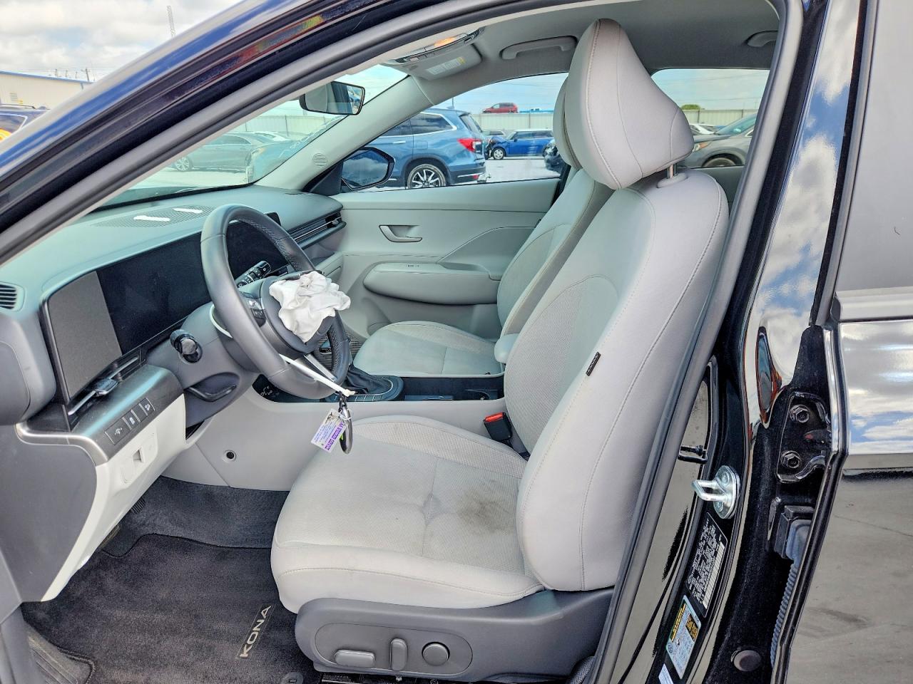 2025 HYUNDAI KONA SEL photo 19