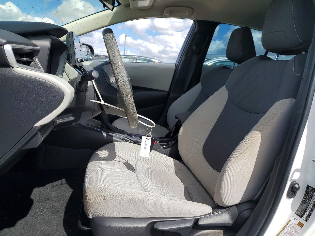 2022 TOYOTA COROLLA LE photo 13