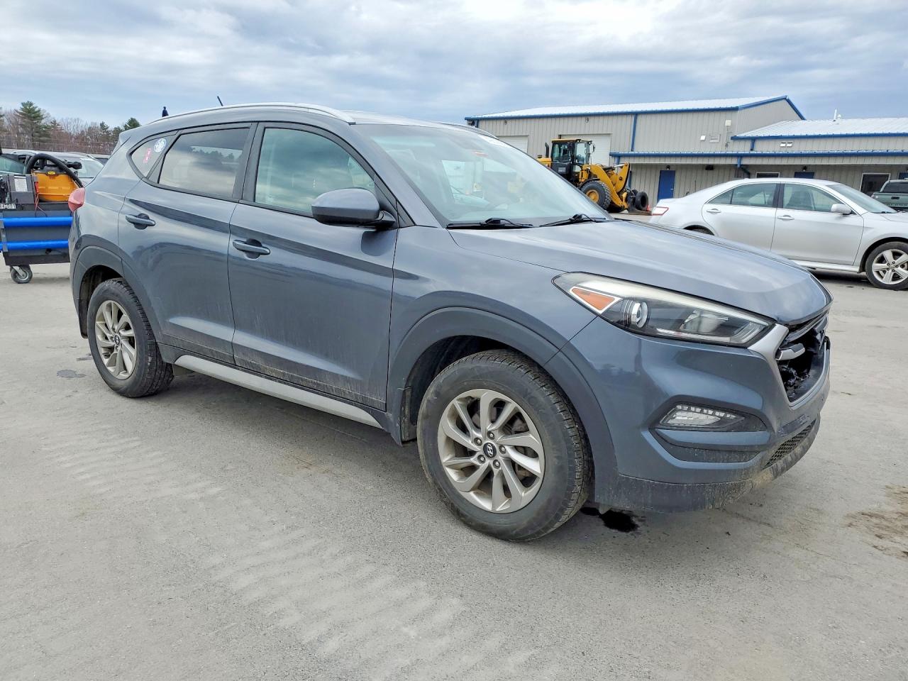2017 HYUNDAI TUCSON SE photo 7