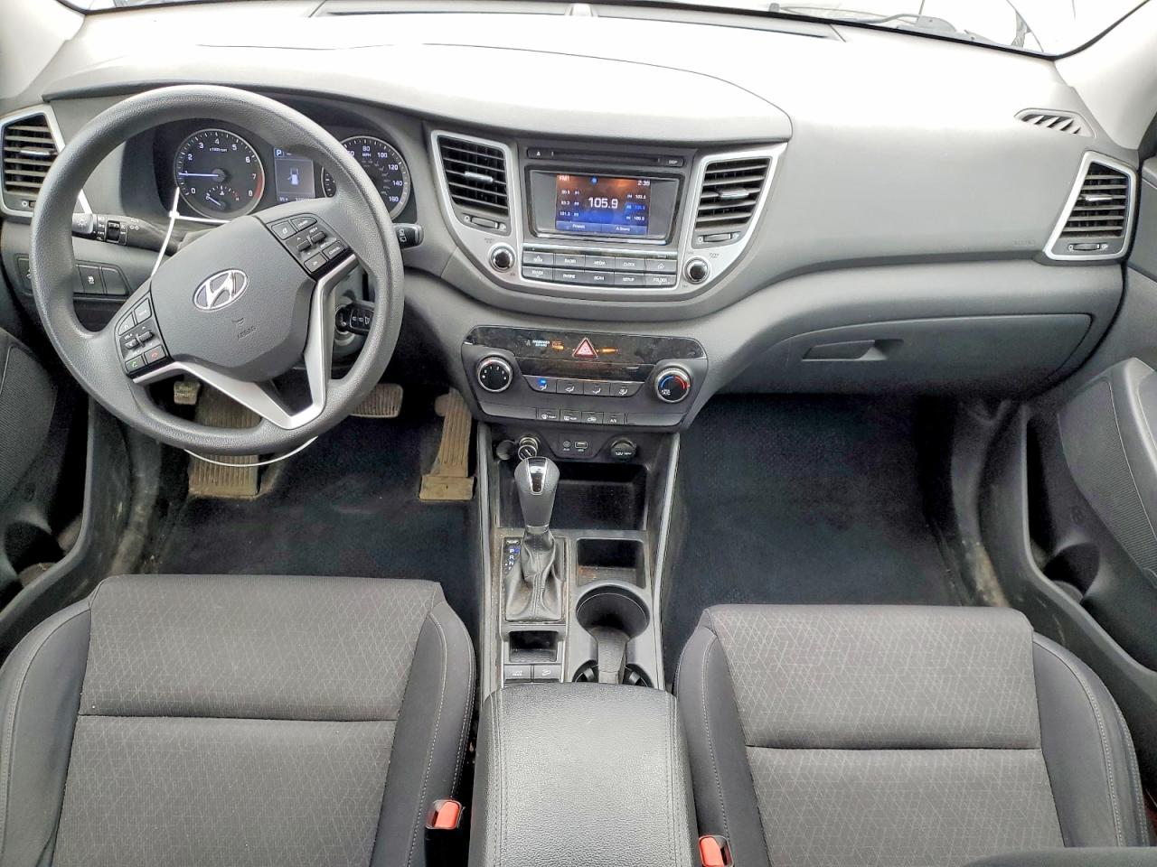 2017 HYUNDAI TUCSON SE photo 15