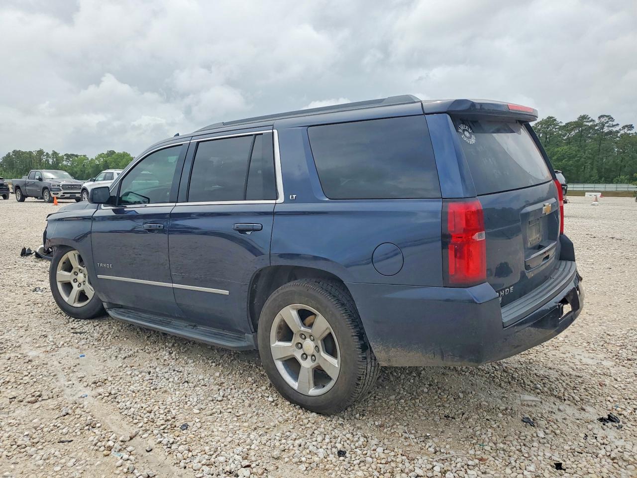2017 CHEVROLET TAHOE C1500 LT photo 3