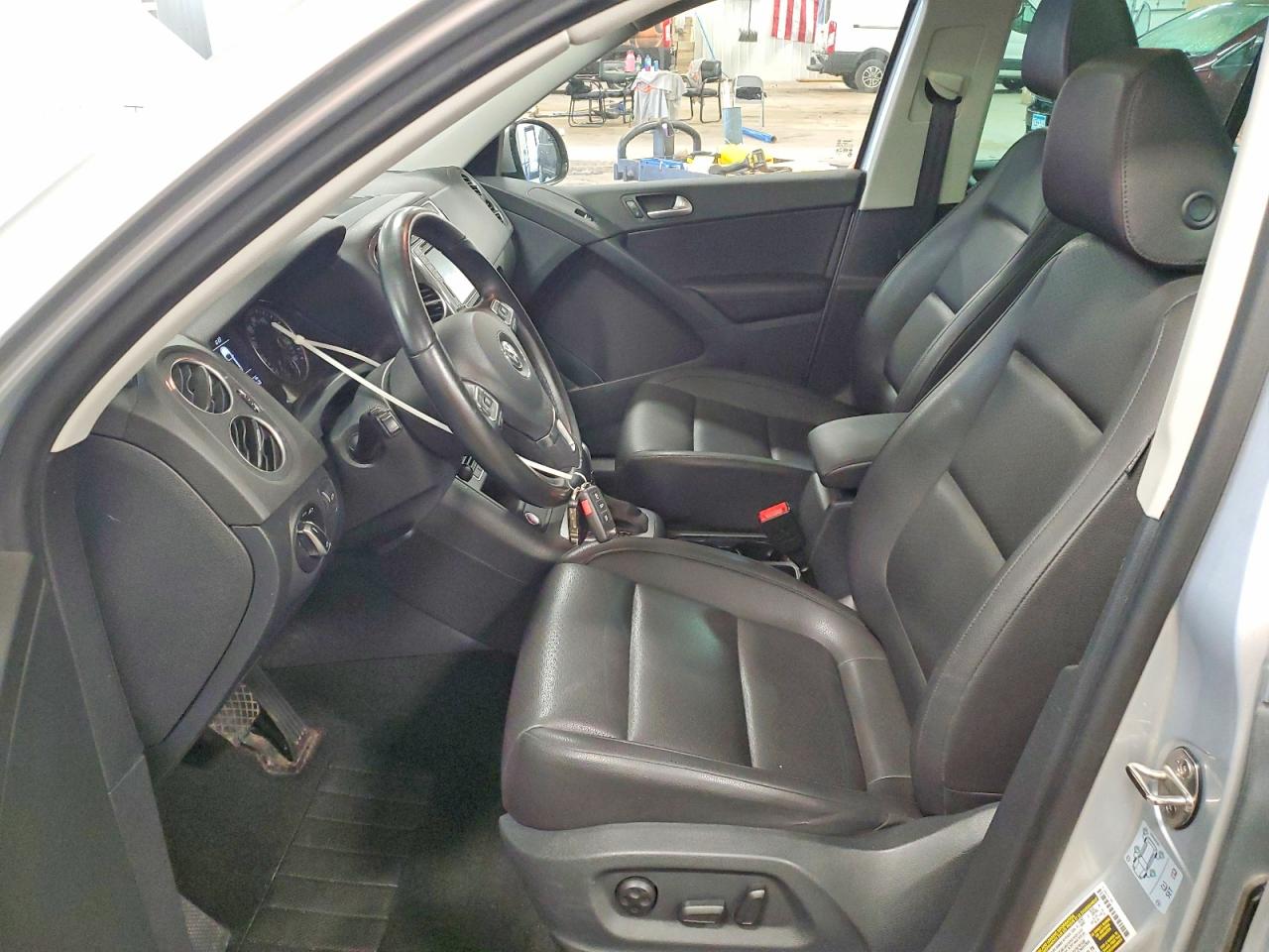 2017 VOLKSWAGEN TIGUAN WOLFSBURG photo 13