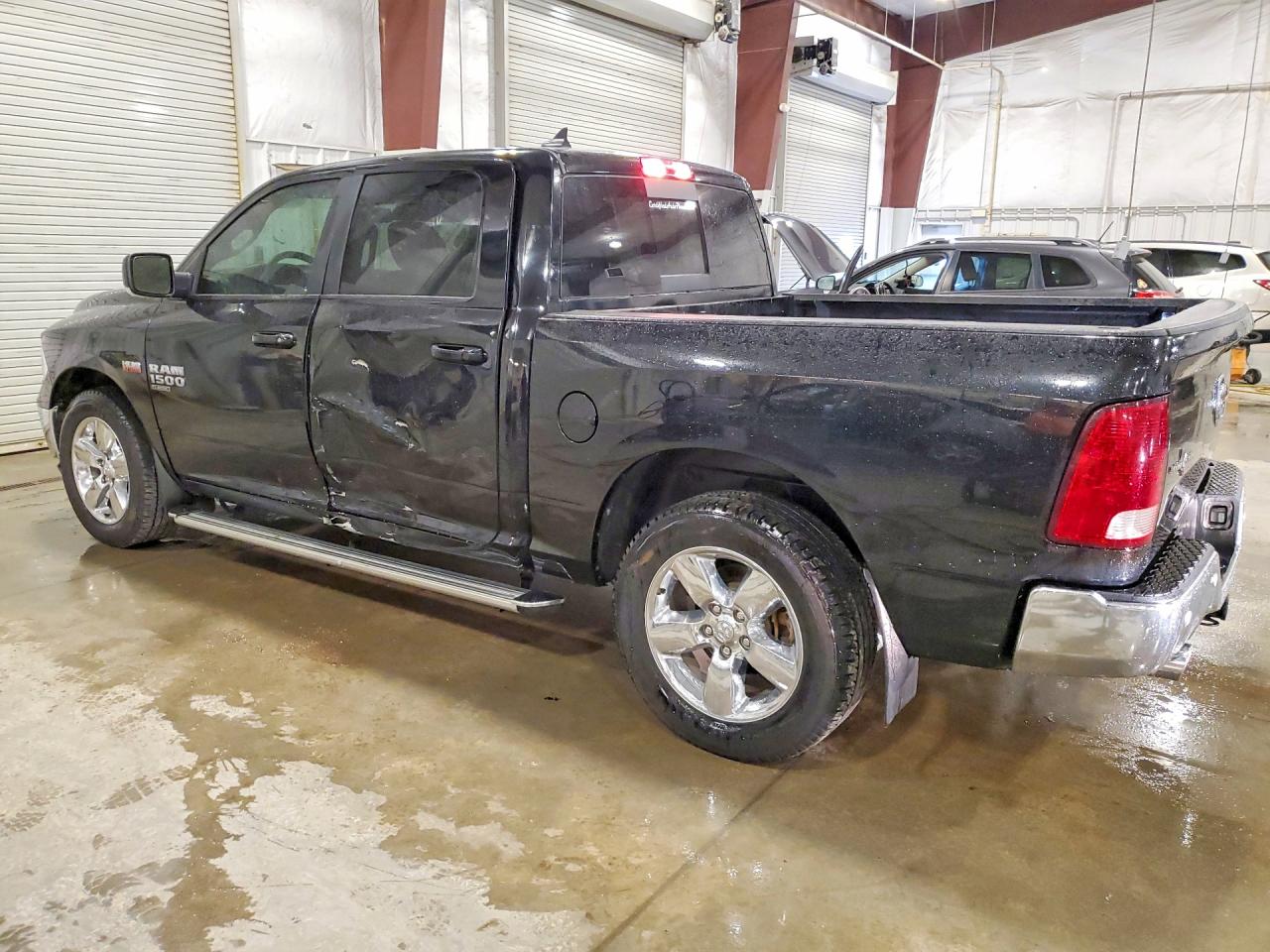 2019 RAM 1500 CLASSIC SLT photo 4
