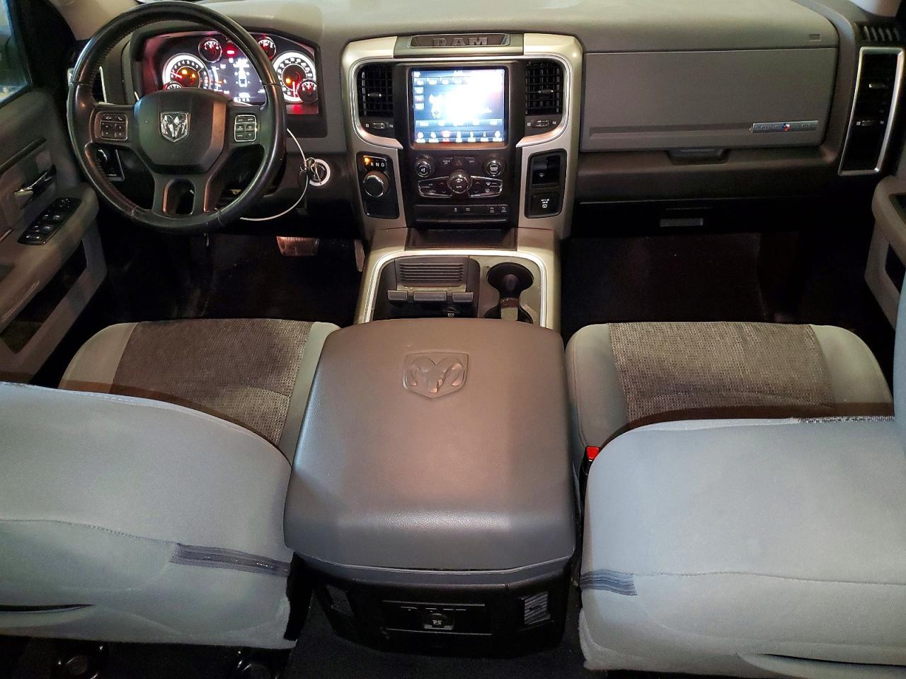 2019 RAM 1500 CLASSIC SLT photo 22