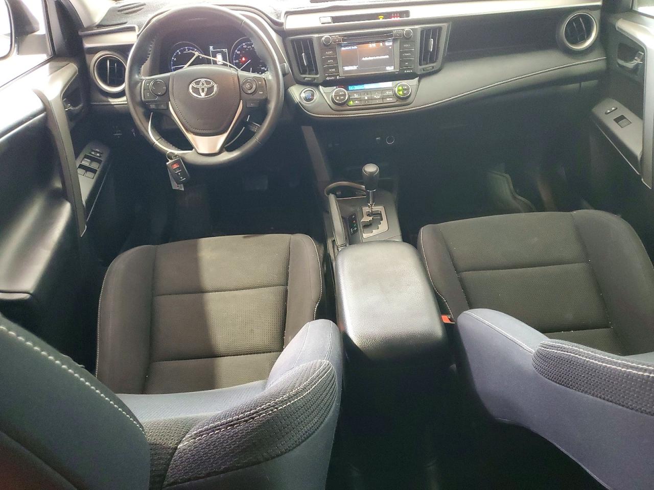 2018 TOYOTA RAV4 XLE photo 22