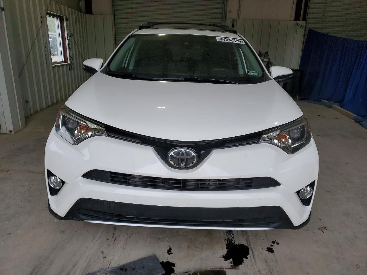 2018 TOYOTA RAV4 XLE photo 13