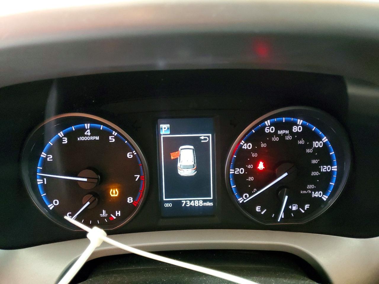 2018 TOYOTA RAV4 XLE photo 25