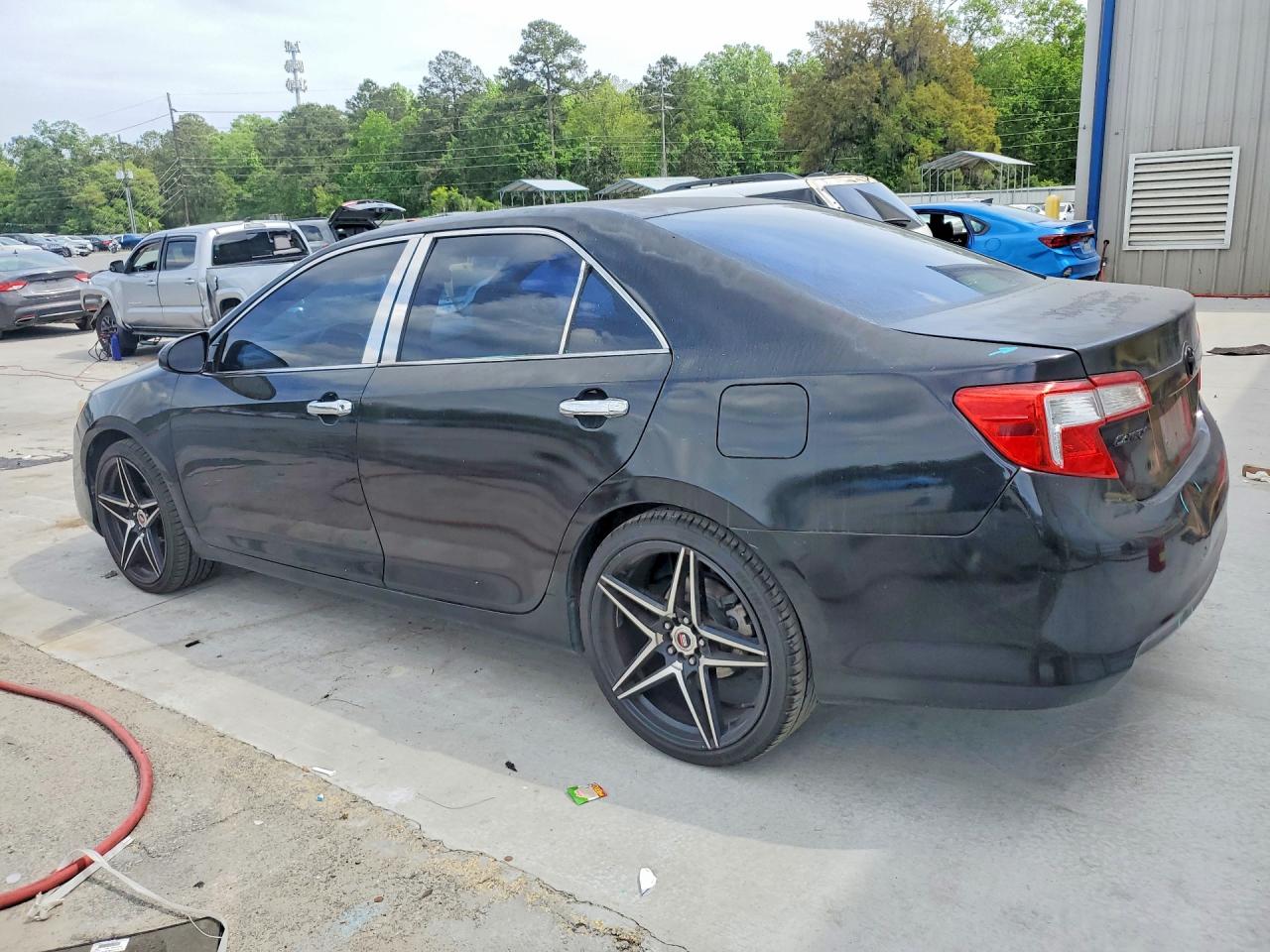 2014 TOYOTA CAMRY L photo 3