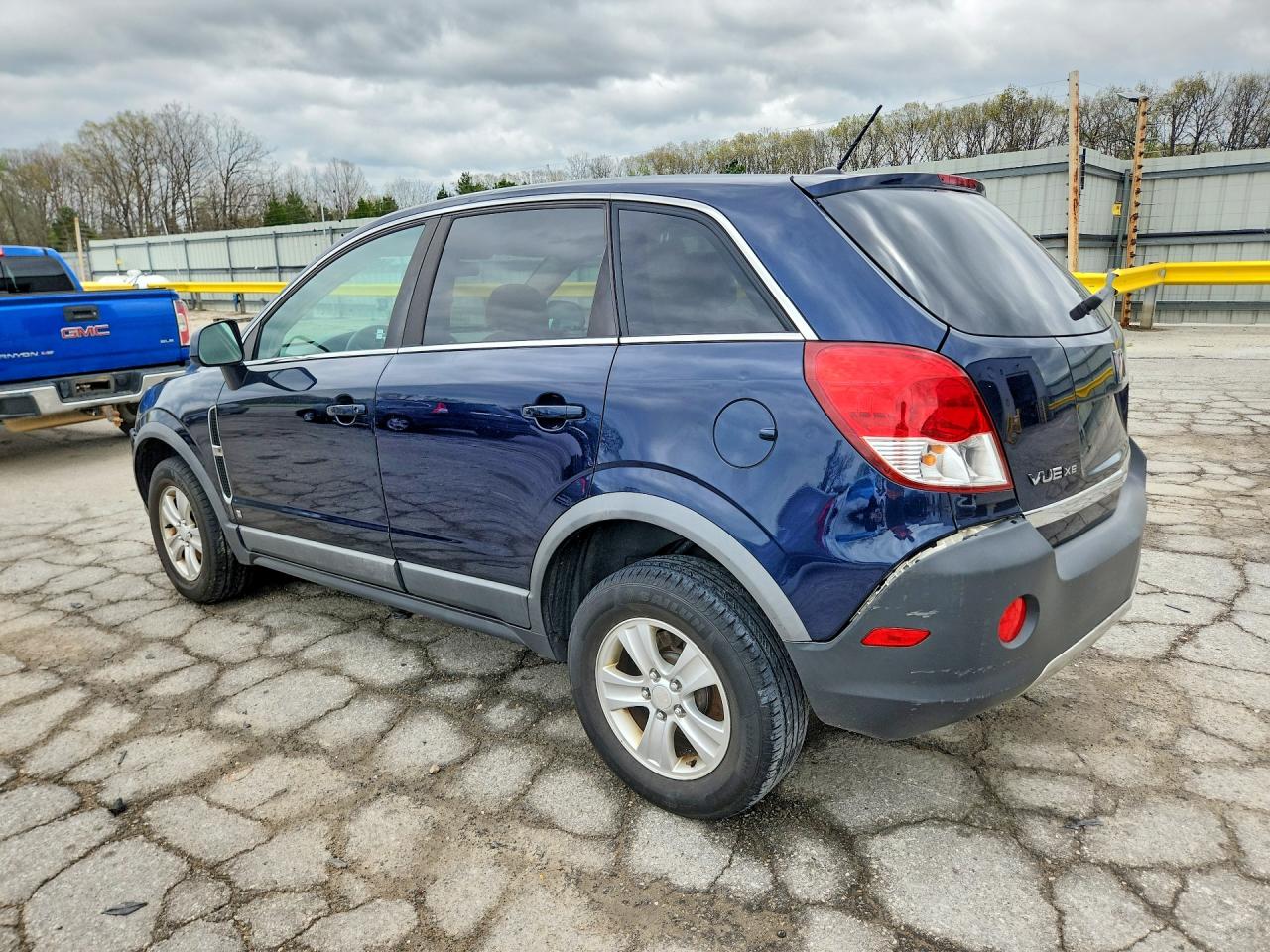 2008 SATURN VUE XE photo 2