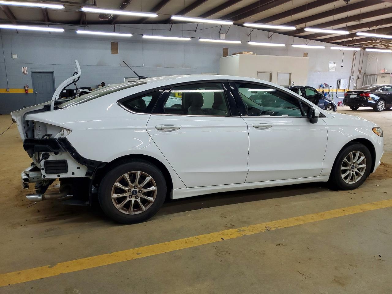 2017 FORD FUSION S photo 3