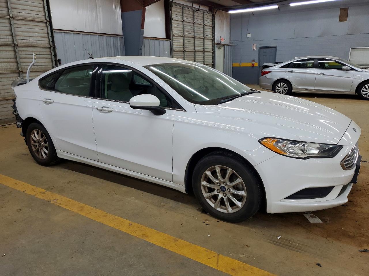 2017 FORD FUSION S photo 4
