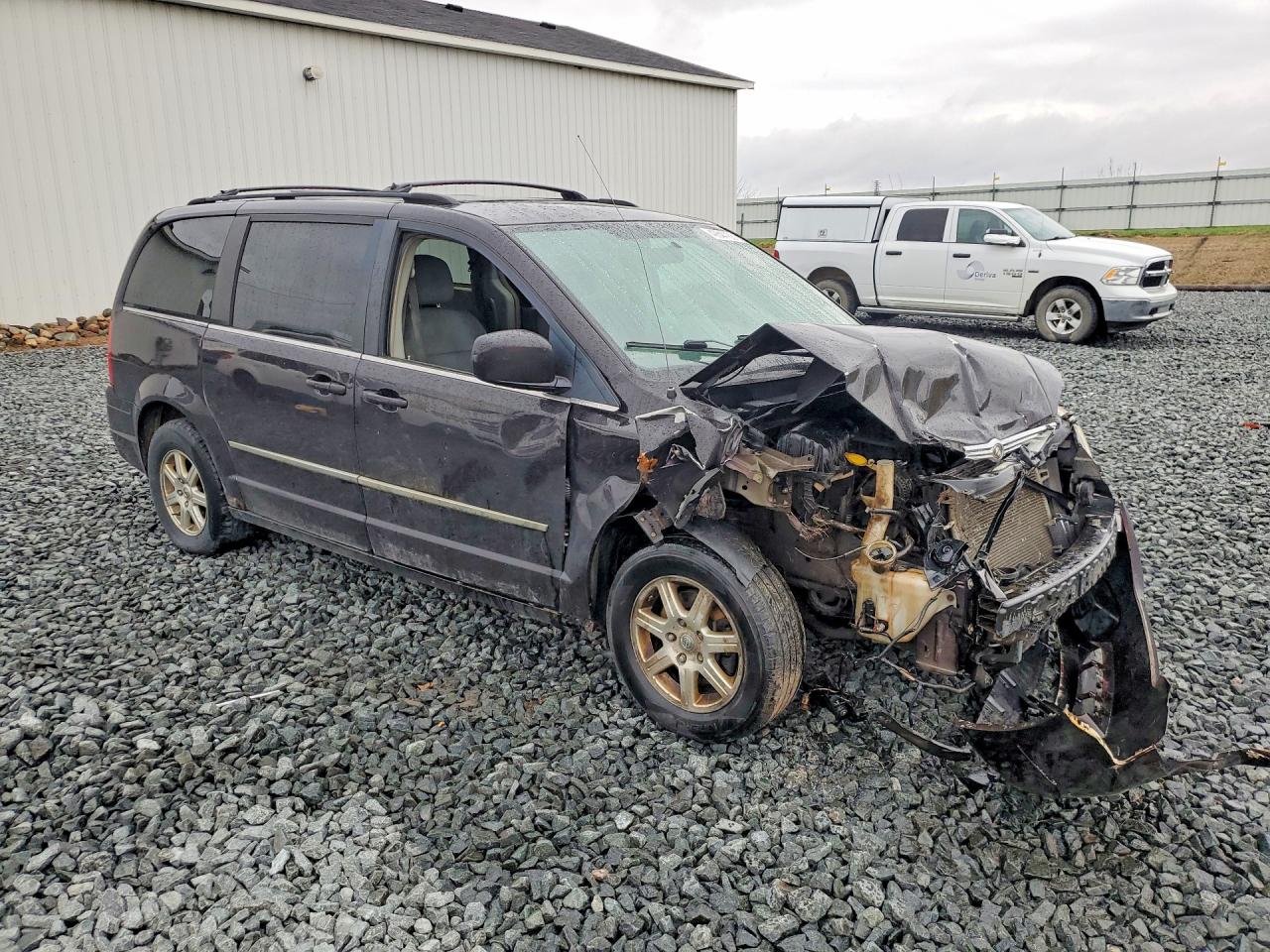 2010 CHRYSLER TOWN & COUNTRY TOURING photo 4