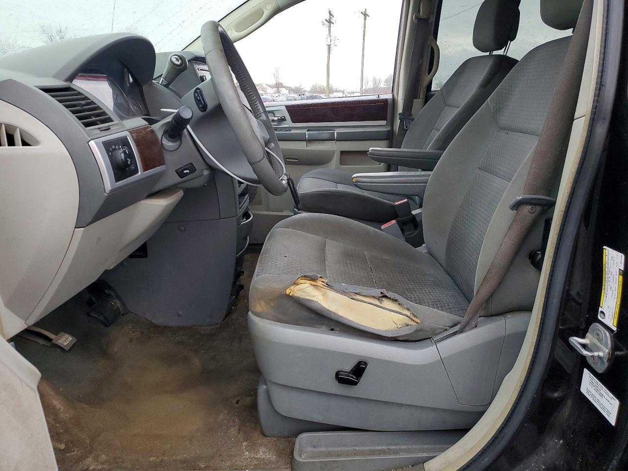 2010 CHRYSLER TOWN & COUNTRY TOURING photo 7