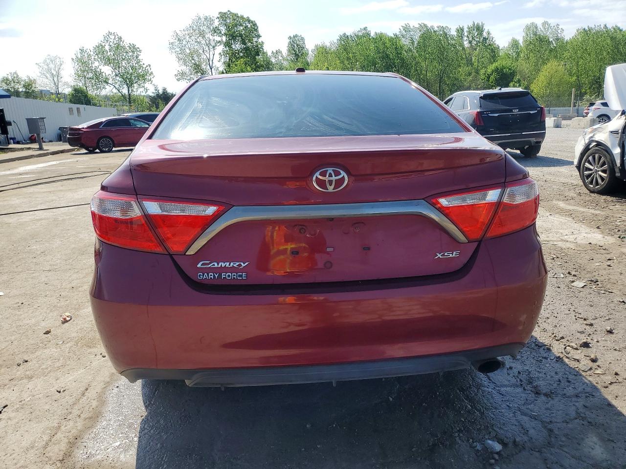 2016 TOYOTA CAMRY XSE photo 11