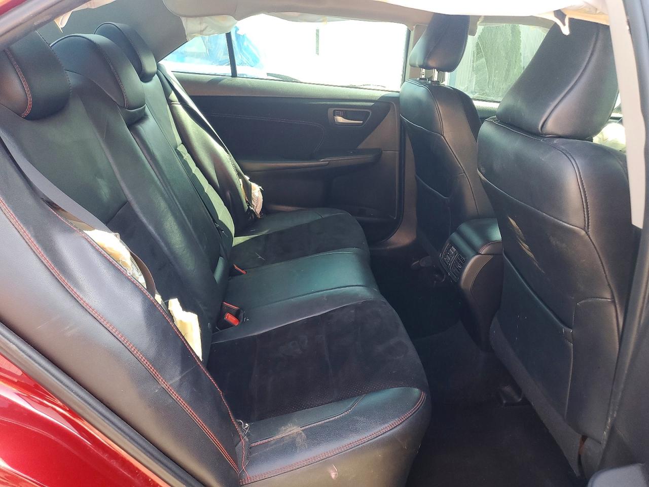 2016 TOYOTA CAMRY XSE photo 19