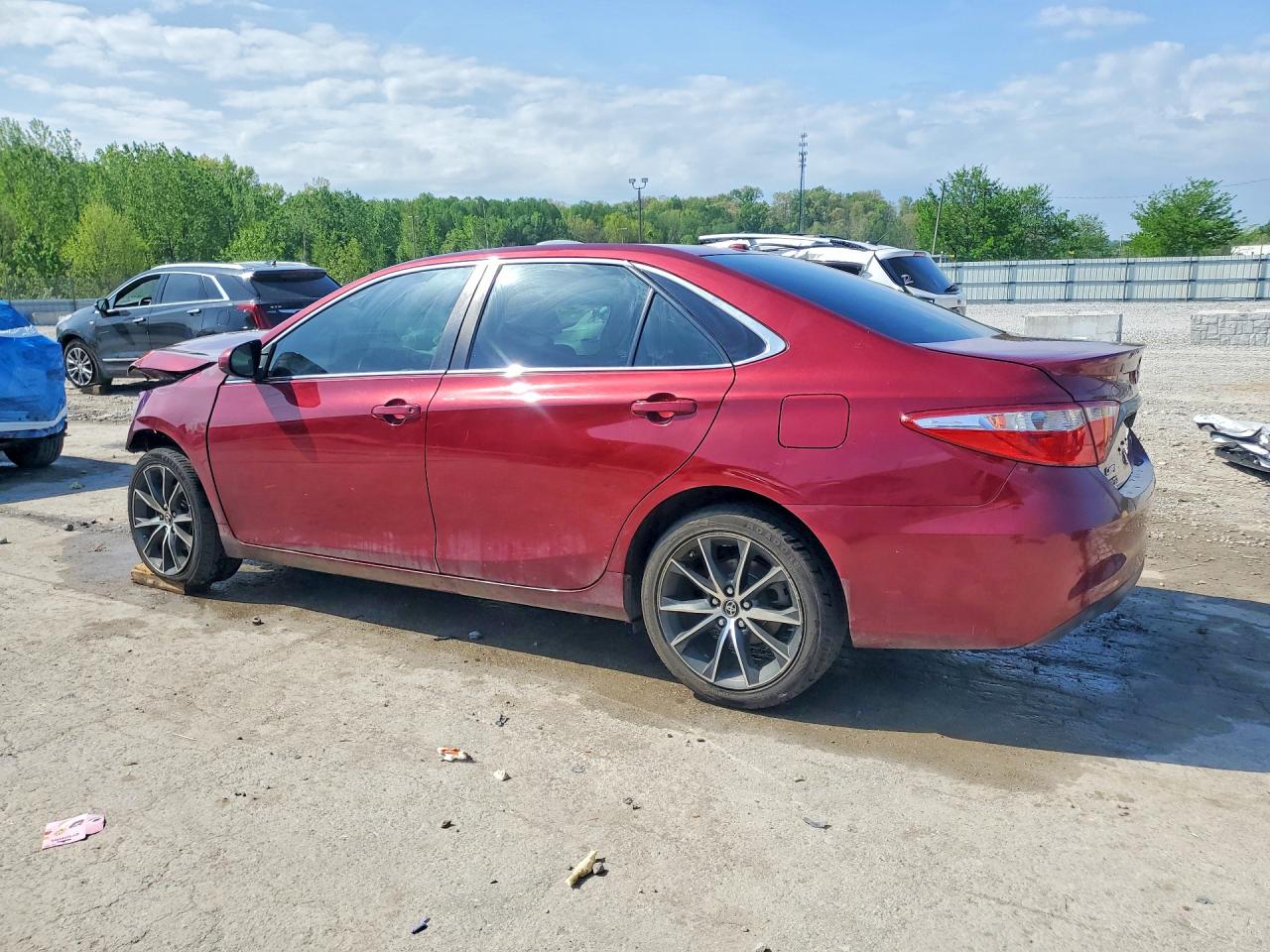 2016 TOYOTA CAMRY XSE photo 3