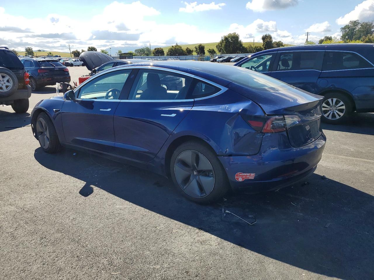 2018 TESLA MODEL 3 photo 2