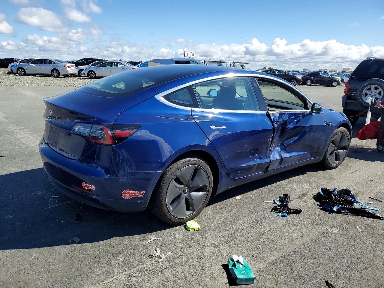 2018 TESLA MODEL 3 photo 3