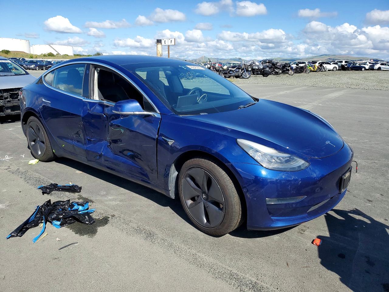 2018 TESLA MODEL 3 photo 4