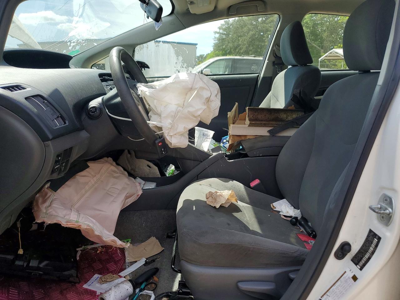 2011 TOYOTA PRIUS TWO photo 13
