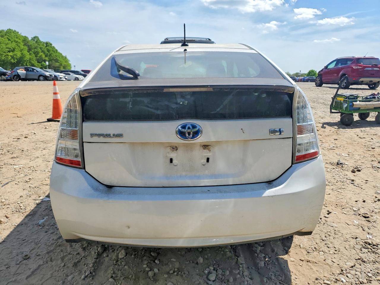 2011 TOYOTA PRIUS TWO photo 11