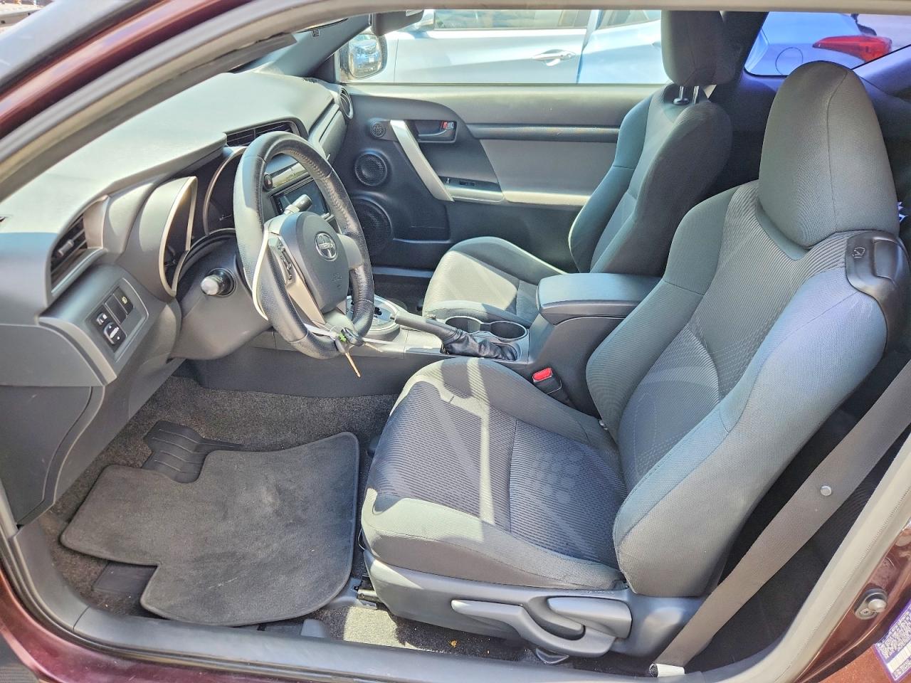 2011 TOYOTA SCION photo 13