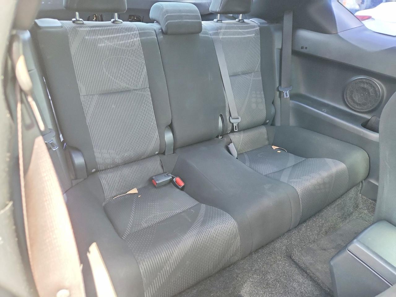 2011 TOYOTA SCION photo 19
