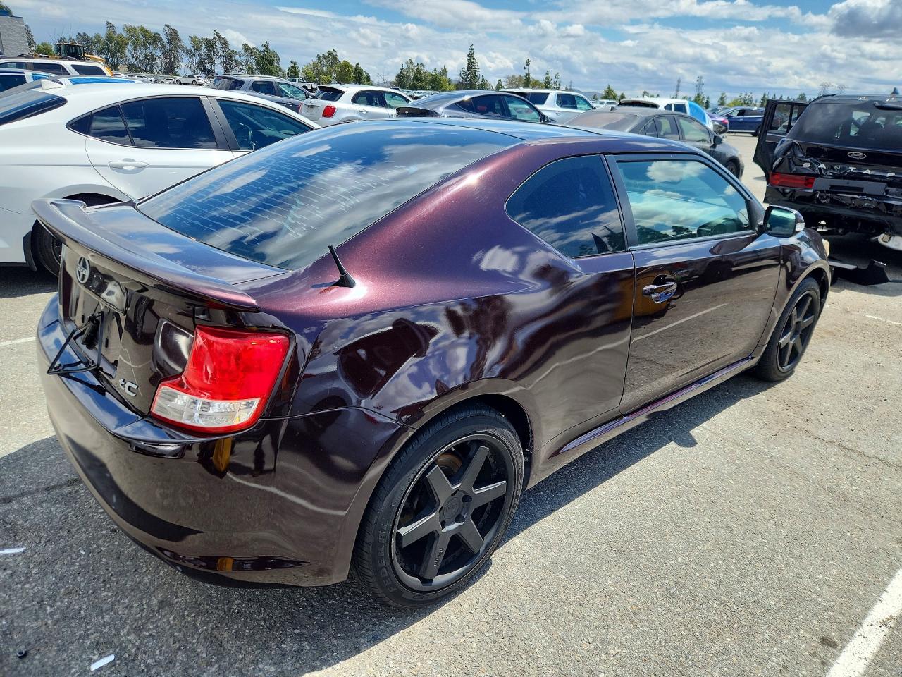 2011 TOYOTA SCION photo 5
