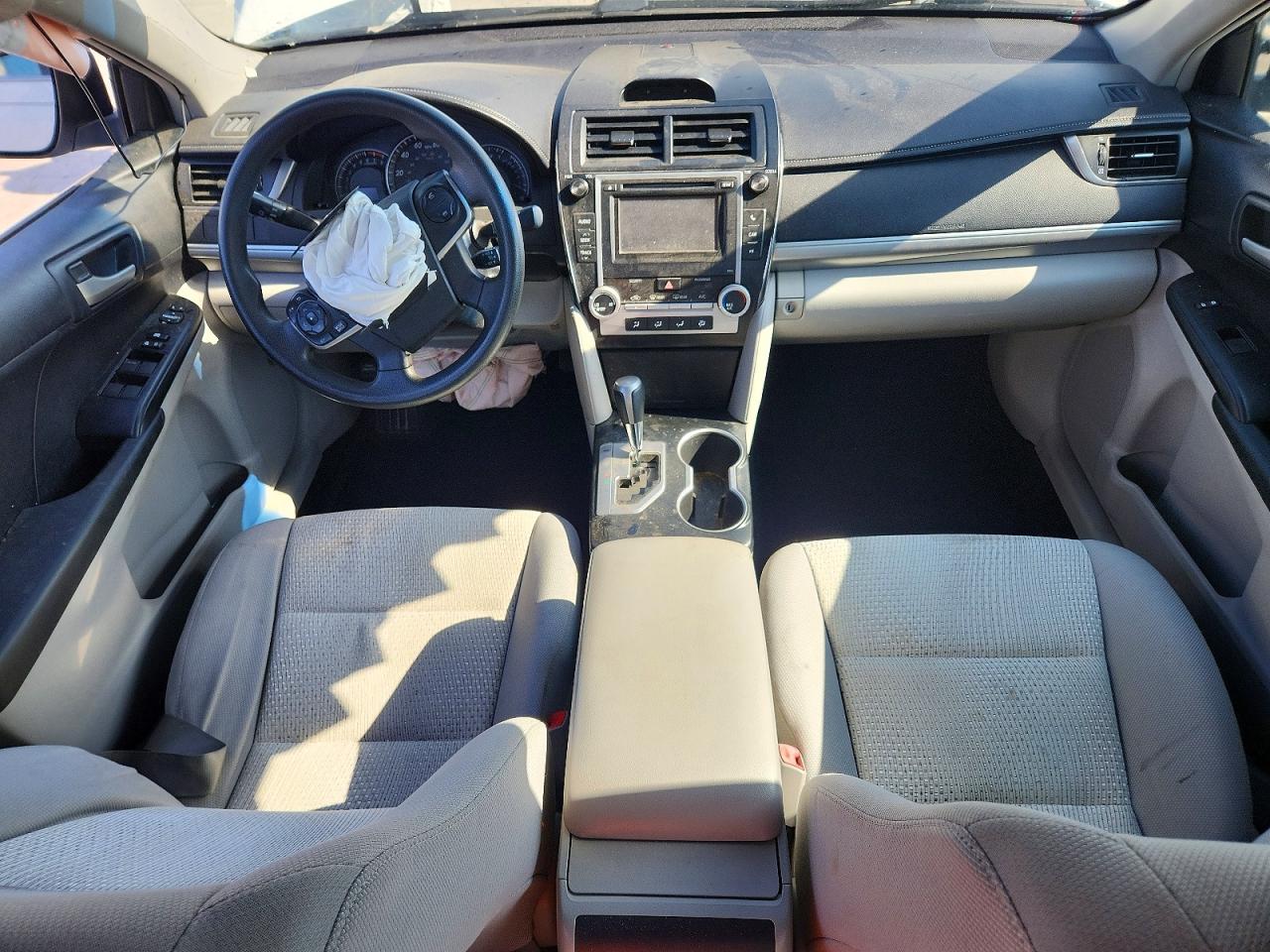 2012 TOYOTA CAMRY LE photo 22