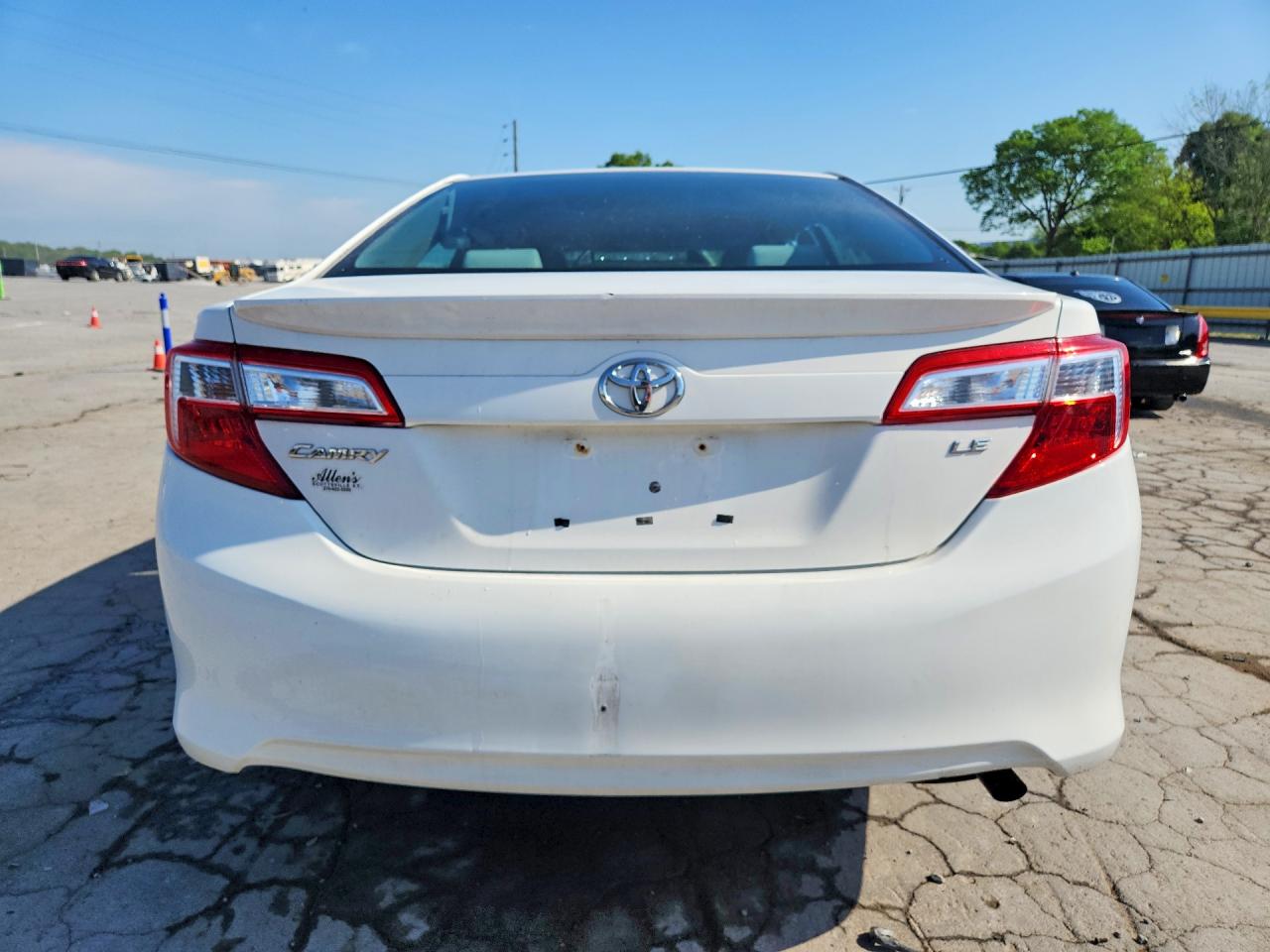 2012 TOYOTA CAMRY LE photo 16