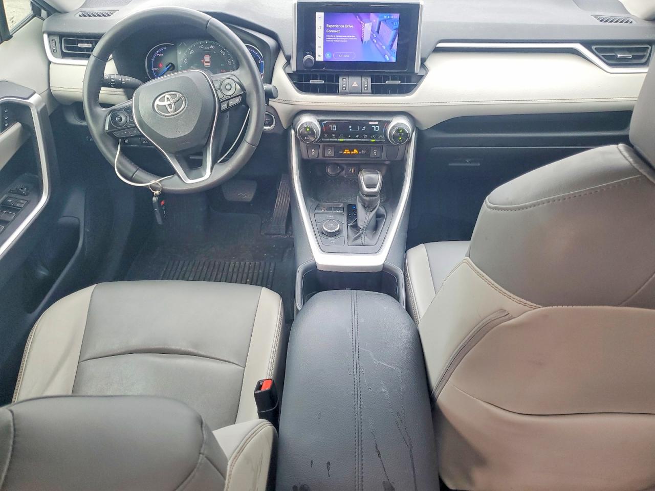 2024 TOYOTA RAV4 XLE PREMIUM photo 15